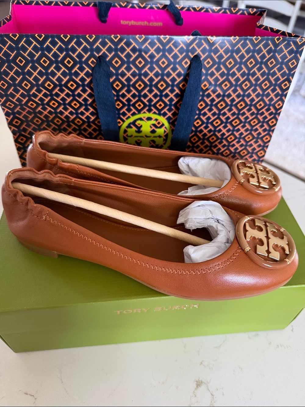 NWT Tory Burch Camel 251 Leather Multi Logo Ballet Samba Flats